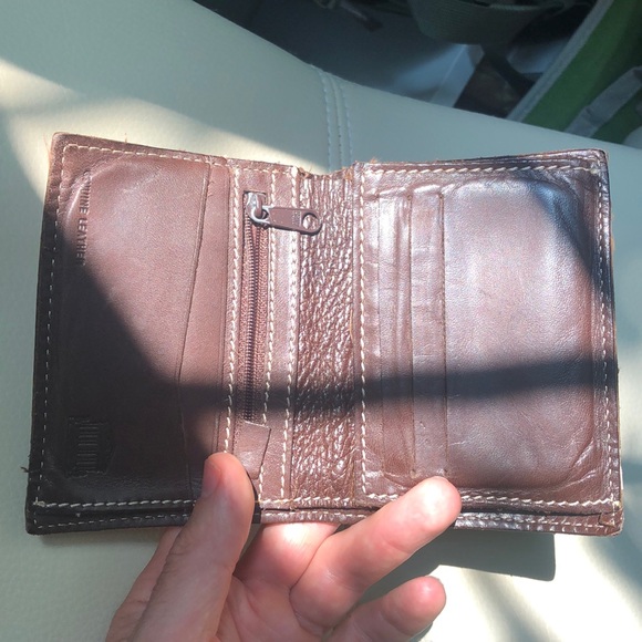 Leather wallet - Picture 2 of 6